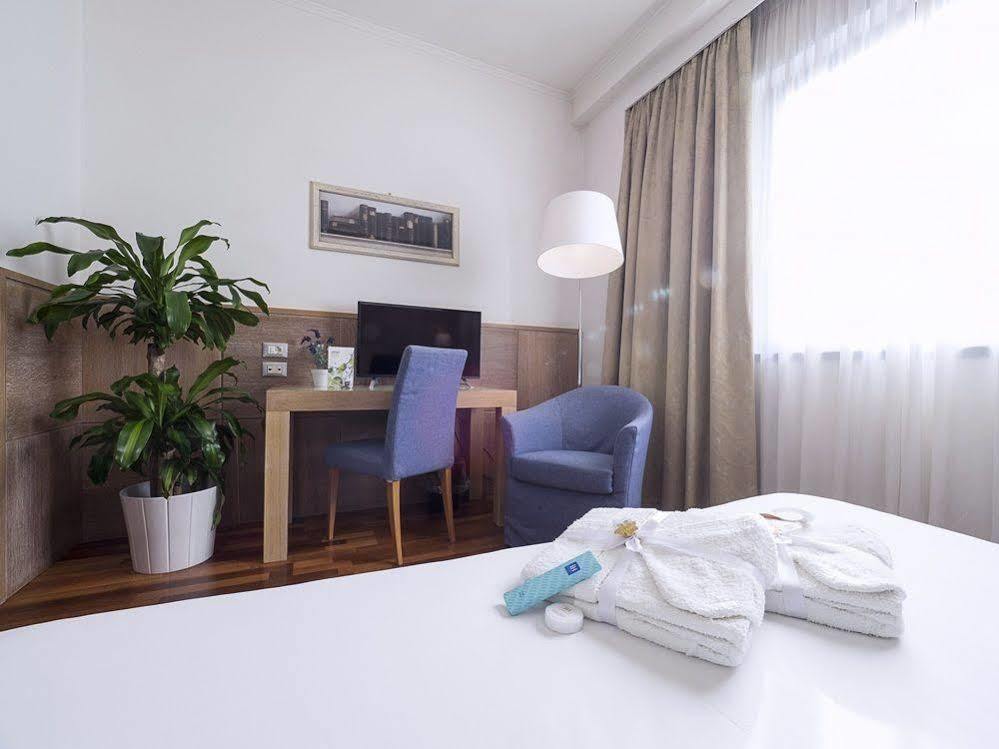 Hotel Firenze 카오를레 외부 사진